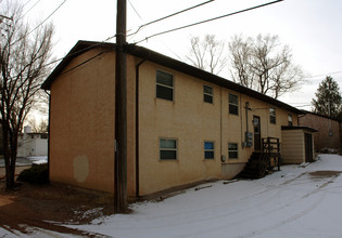 670 W Van Buren St in Colorado Springs, CO - Building Photo - Building Photo