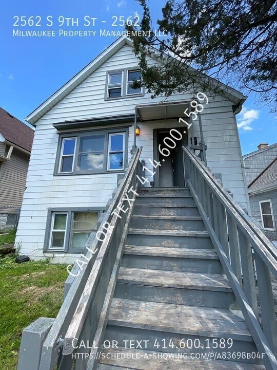 2562 S 9th St in Milwaukee, WI - Building Photo