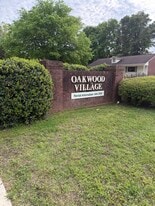 Oakwood Village Apartments in Tupelo, MS - Building Photo