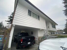 1110 St Patrick Crescent in Nanaimo, BC - Building Photo