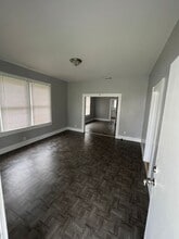 2781 Sabine Pass Ave in Beaumont, TX - Foto de edificio - Building Photo