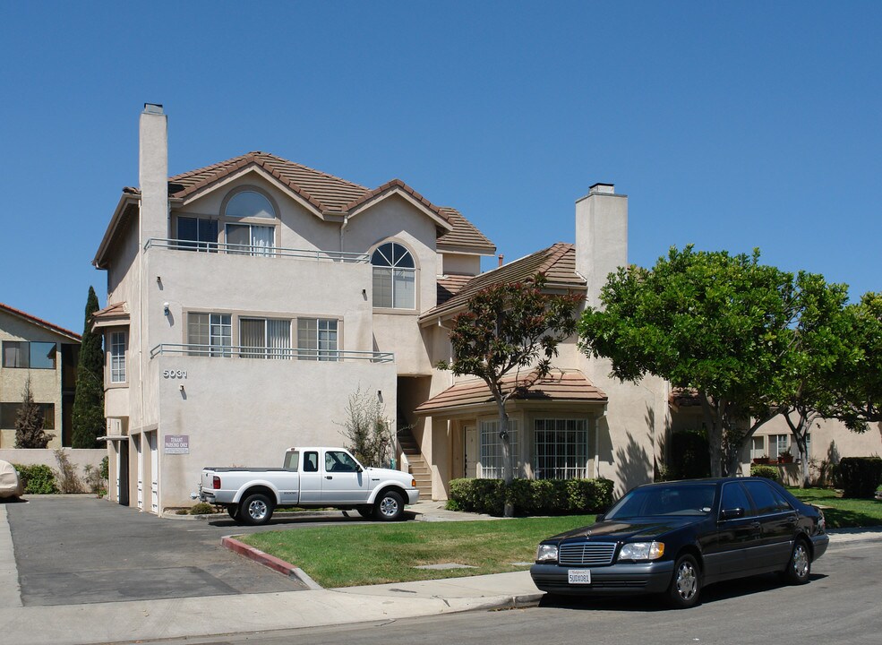 5031 Waverider Cir in Huntington Beach, CA - Building Photo