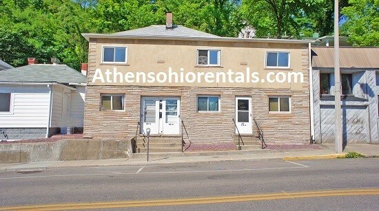 84 W Union St in Athens, OH - Building Photo