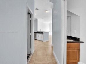 2727 Treasure Cove Cir in Fort Lauderdale, FL - Building Photo - Building Photo