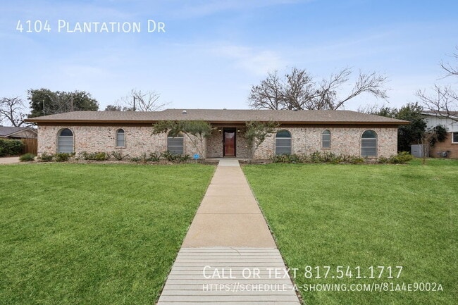 property at 4104 Plantation Dr