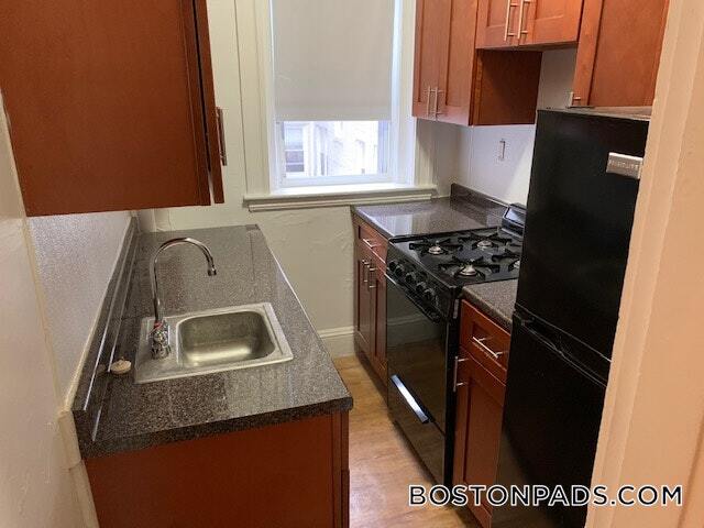 1175 Boylston St