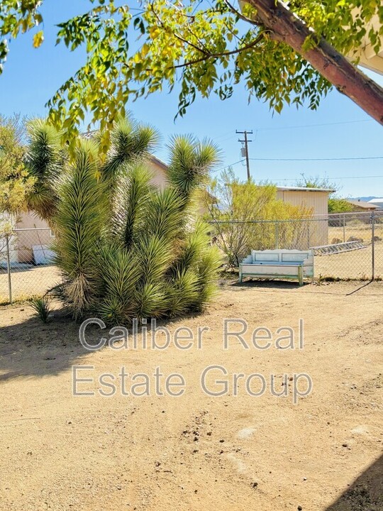 58207 Campanula St in Yucca Valley, CA - Building Photo