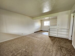 Western Village Apartments in Salem, OR - Building Photo - Interior Photo