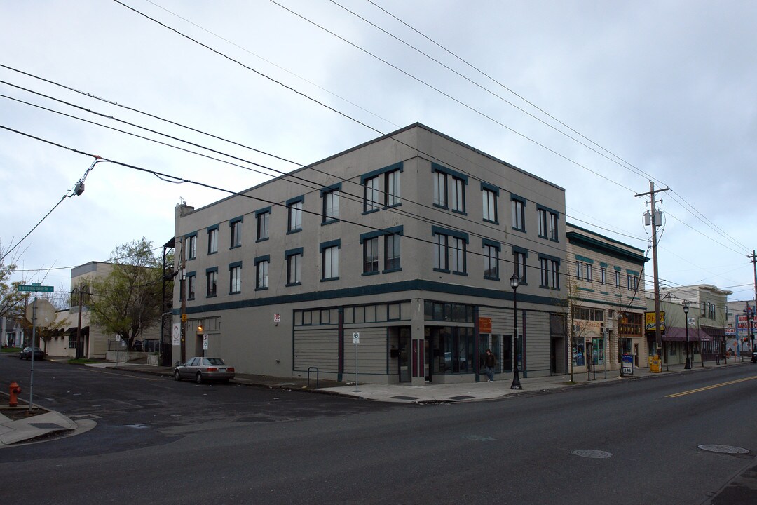 Campus Apartments in Portland, OR - Foto de edificio
