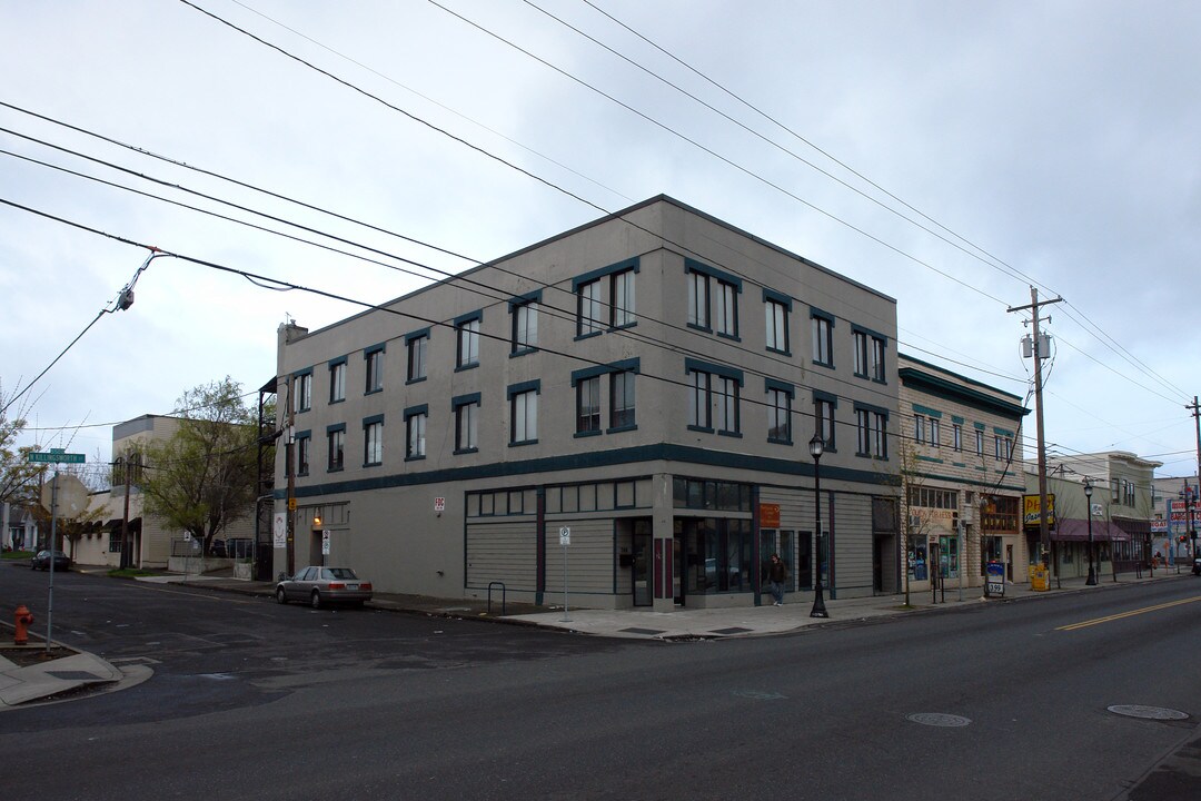 Campus Apartments in Portland, OR - Building Photo