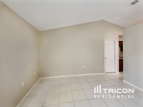 2901 Bedford St in Deltona, FL - Building Photo - Building Photo
