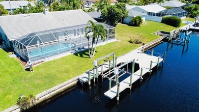 1934 Everest Pkwy in Cape Coral, FL - Building Photo - Building Photo