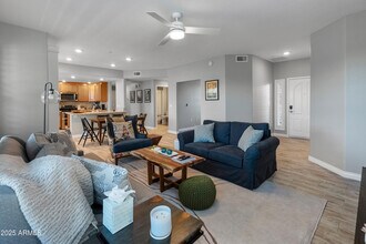 2425 W Bronco Butte Trl in Phoenix, AZ - Building Photo - Building Photo