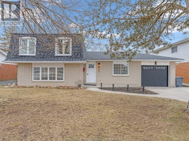 property at 370 Fryer St