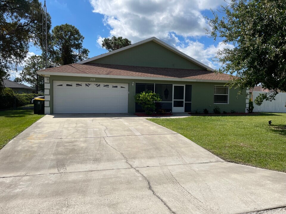 308 Brant Ave in Sebring, FL - Building Photo