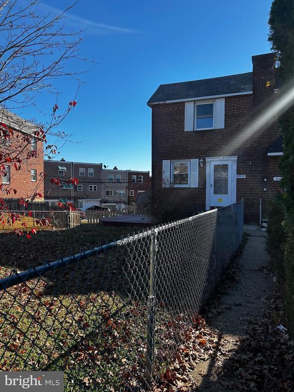 property at 2013 Delmar Dr