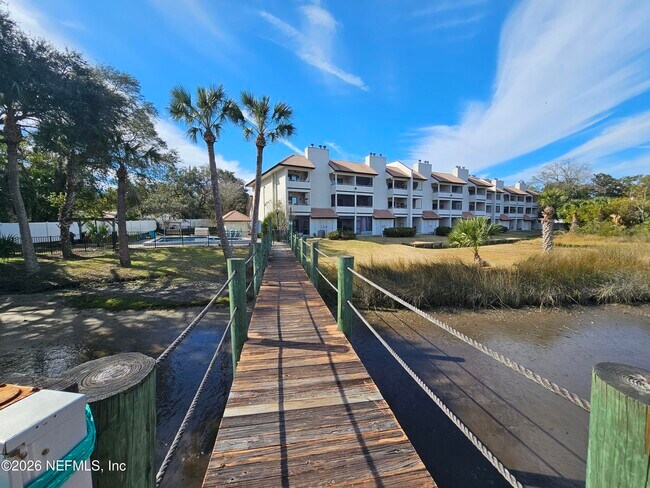 property at 1307 River Hills Cir E