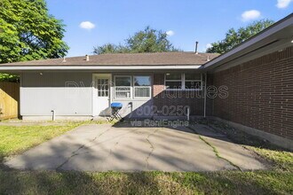 4037 McDermed Dr in Houston, TX - Building Photo - Building Photo