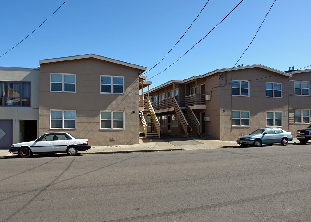 3240 Vicente St in San Francisco, CA - Building Photo