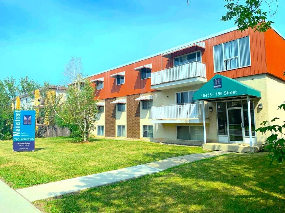 Rundvall Manor in Edmonton, AB - Building Photo