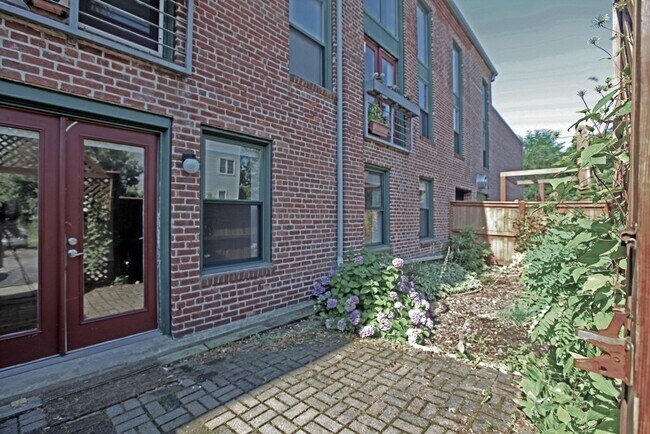 71 Fulkerson St, Unit 105 in Cambridge, MA - Building Photo - Building Photo