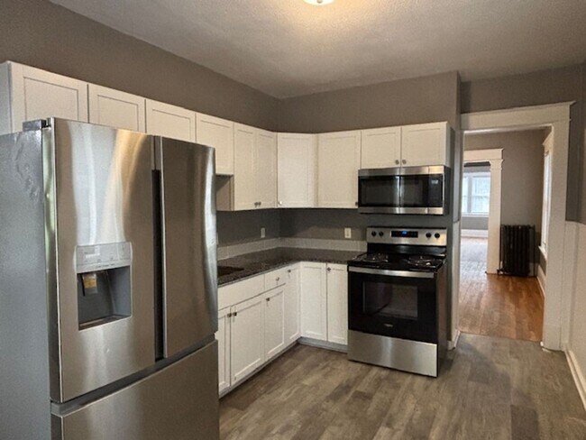 property at 1041-1041 Arkwright St N