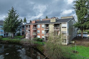 Waterbrook Loft and Apartments in Kent, WA - Building Photo