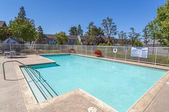 Mountain View Apartments in Moreno Valley, CA - Foto de edificio - Building Photo