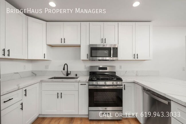 4161 Clairemont Mesa Blvd in San Diego, CA - Building Photo - Building Photo