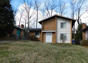 6421 Earlham Dr in Bethesda, MD - Building Photo