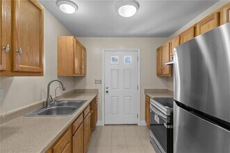 176 Pavilion Ave in Providence, RI - Building Photo - Building Photo