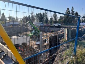 2504B 22 St NW in Calgary, AB - Building Photo