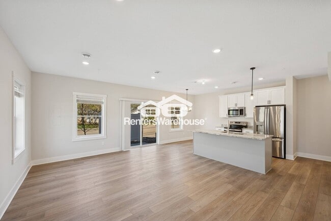 3415 Douglas Dr N in Crystal, MN - Building Photo - Building Photo