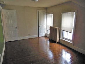 432 W Doty St, Unit 2 in Madison, WI - Building Photo - Building Photo