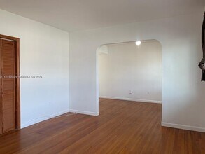7207 Bay Dr in Miami Beach, FL - Building Photo - Building Photo