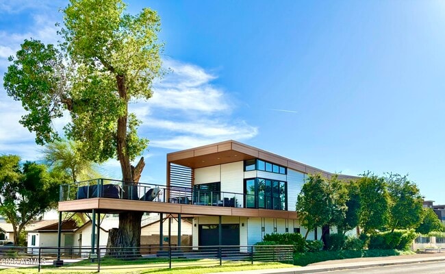 property at 900 S Una Ave