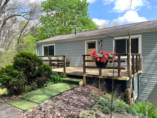 116 Hickory Hill Ln, Unit Bottom Unit in Zelienople, PA - Foto de edificio - Building Photo