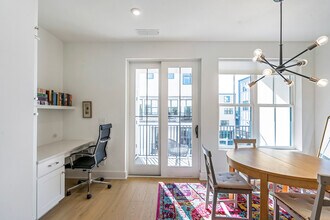 230 New St in Decatur, GA - Foto de edificio - Building Photo