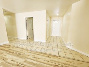 411 Erin St in Pahrump, NV - Building Photo - Building Photo