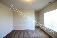 410 Finch Ln photo'