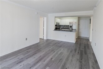 8234 Key Royal Cir in Naples, FL - Foto de edificio - Building Photo