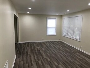 17563 Western Ave in Homewood, IL - Building Photo - Building Photo