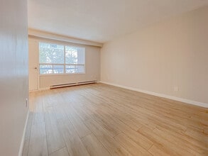 199 Charles St in Midland, ON - Building Photo - Building Photo