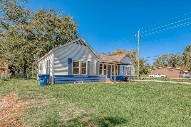 138 N Mattson St in West Columbia, TX - Building Photo - Building Photo