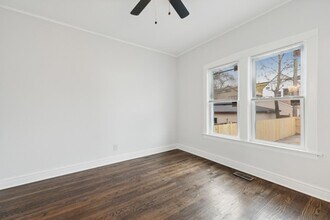 8556 S Muskegon Ave in Chicago, IL - Building Photo - Building Photo