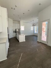 1413 Kneehigh Ln in Georgetown, TX - Foto de edificio - Building Photo