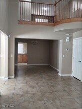 7051 Oakwood Pines Ct in Las Vegas, NV - Building Photo - Building Photo