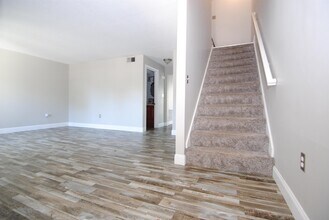19 Colonial Dr in Merrimack, NH - Building Photo - Building Photo