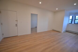 518 Massachusetts Ave, Unit 1 in Boston, MA - Foto de edificio - Building Photo