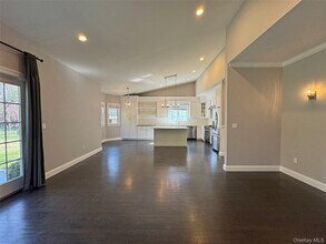 1019 Grove St in Mamaroneck, NY - Building Photo - Building Photo